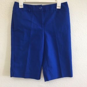Chico’s Blue Bermuda Short in Size 6